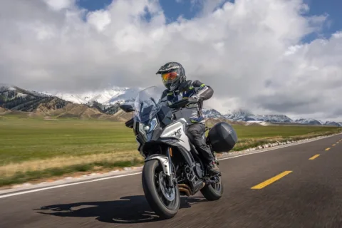 CFMOTO 700MT